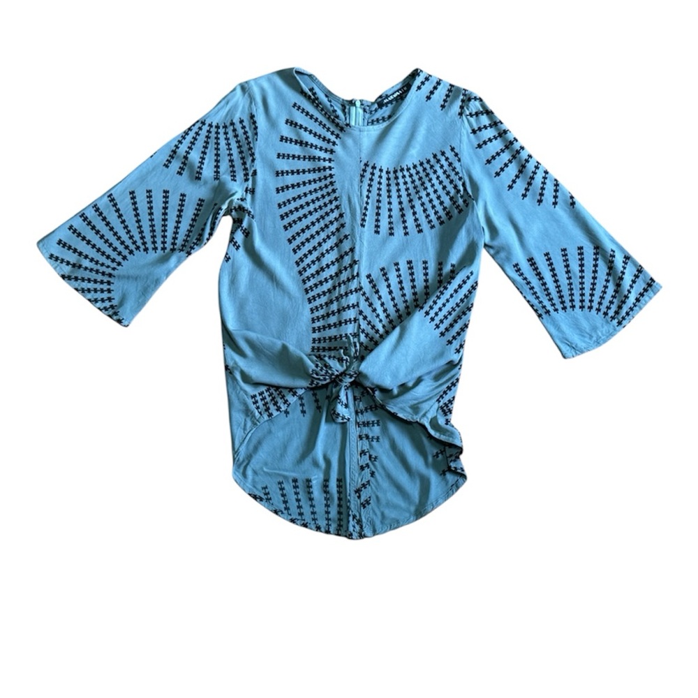 Manaola Grey & Black 3/4 Bell Sleeve Top